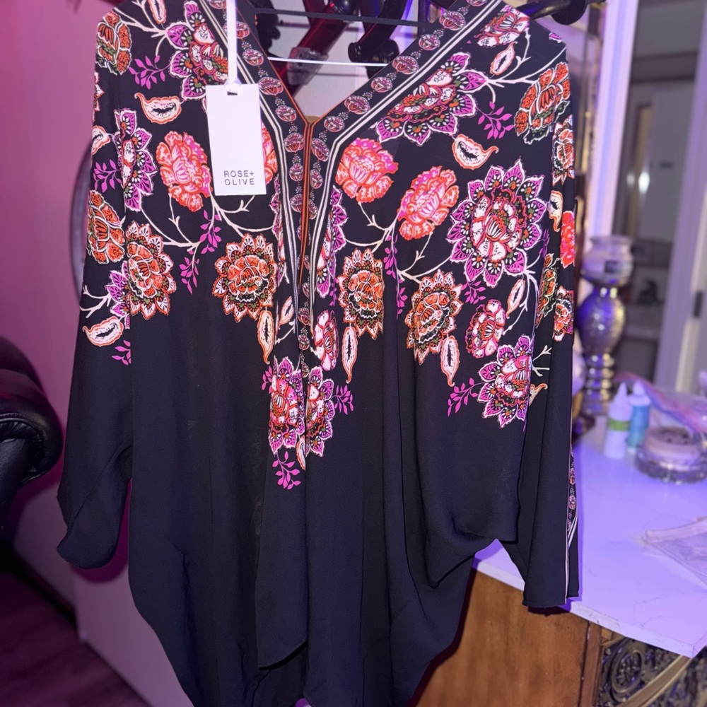 Rose & Olive Black Floral Blouse